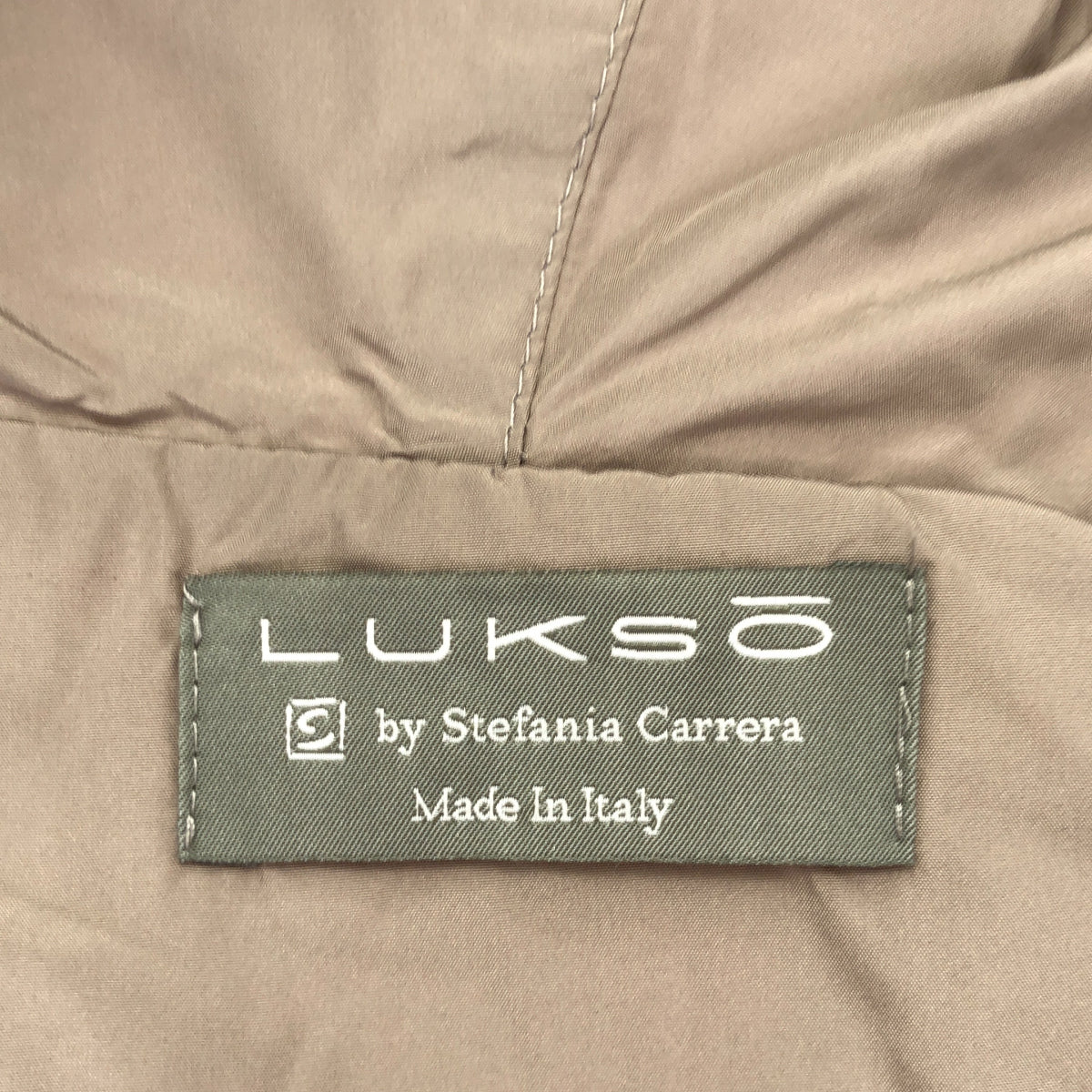 stefania carrera ステファニアカレラ 【LUKSO】ベージュ フーディ ジップアップナイロンコート トップス