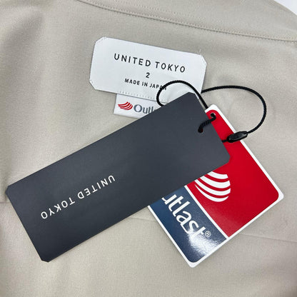 UNITED TOKYO ユナイテッドトウキョウ ベージュ アウトラスト ストレッチロングスリーブシャツ トップス
