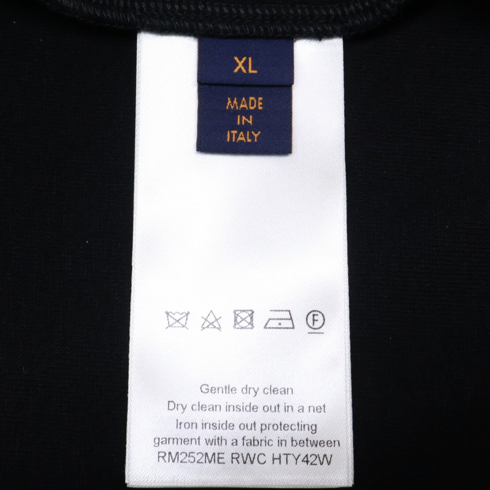 LOUIS VUITTON ルイヴィトン 【美品/国内正規/25年製】RM252ME RWC HTY42W LVエンベリッシュド ジャージー 半袖Tシャツ トップス