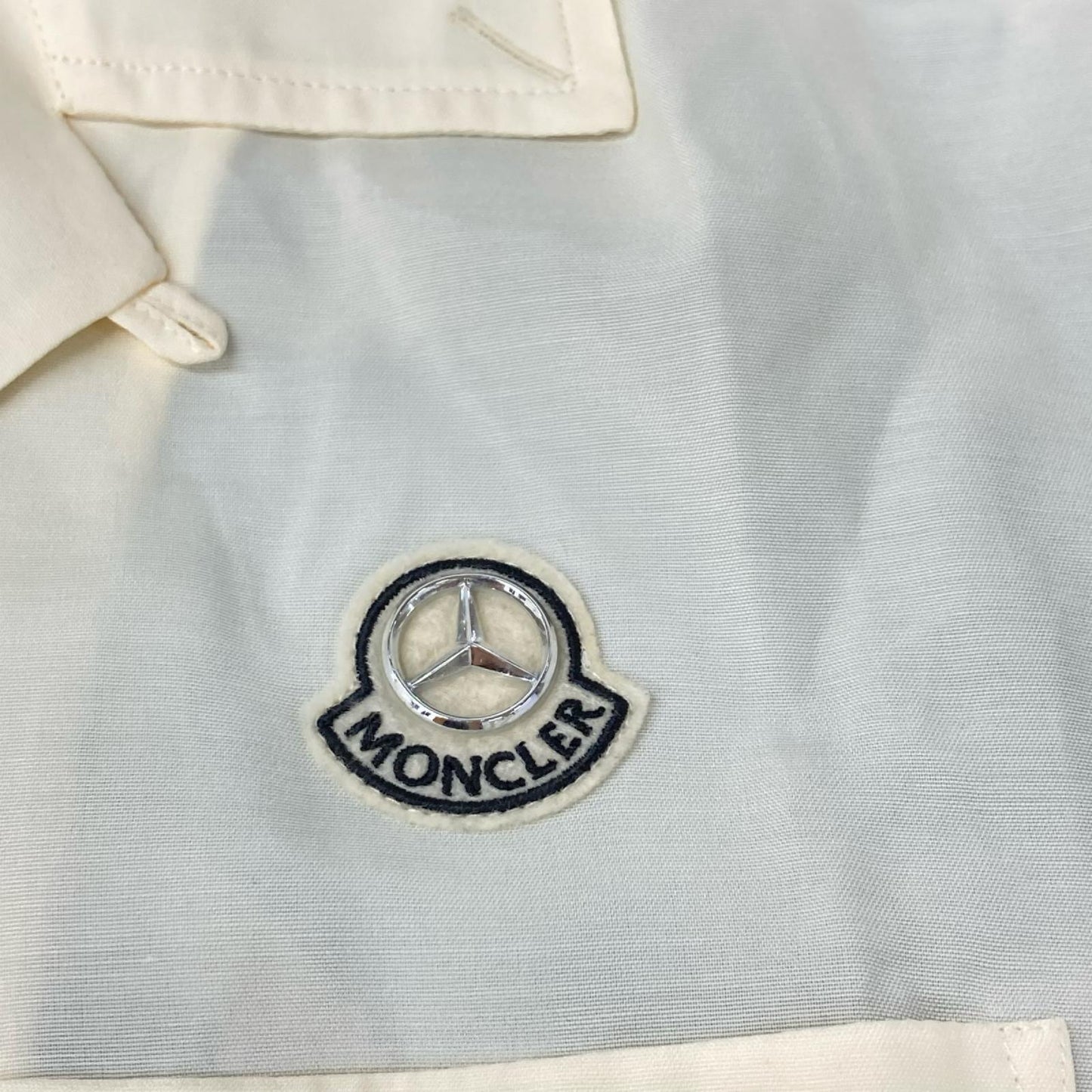 MONCLER モンクレール 【GENIUS】×MERCEDES-BENZ BY NIGO 24年製 アイボリー CAMICIA バックプリントショートスリーブオープンカラーシャツ トップス