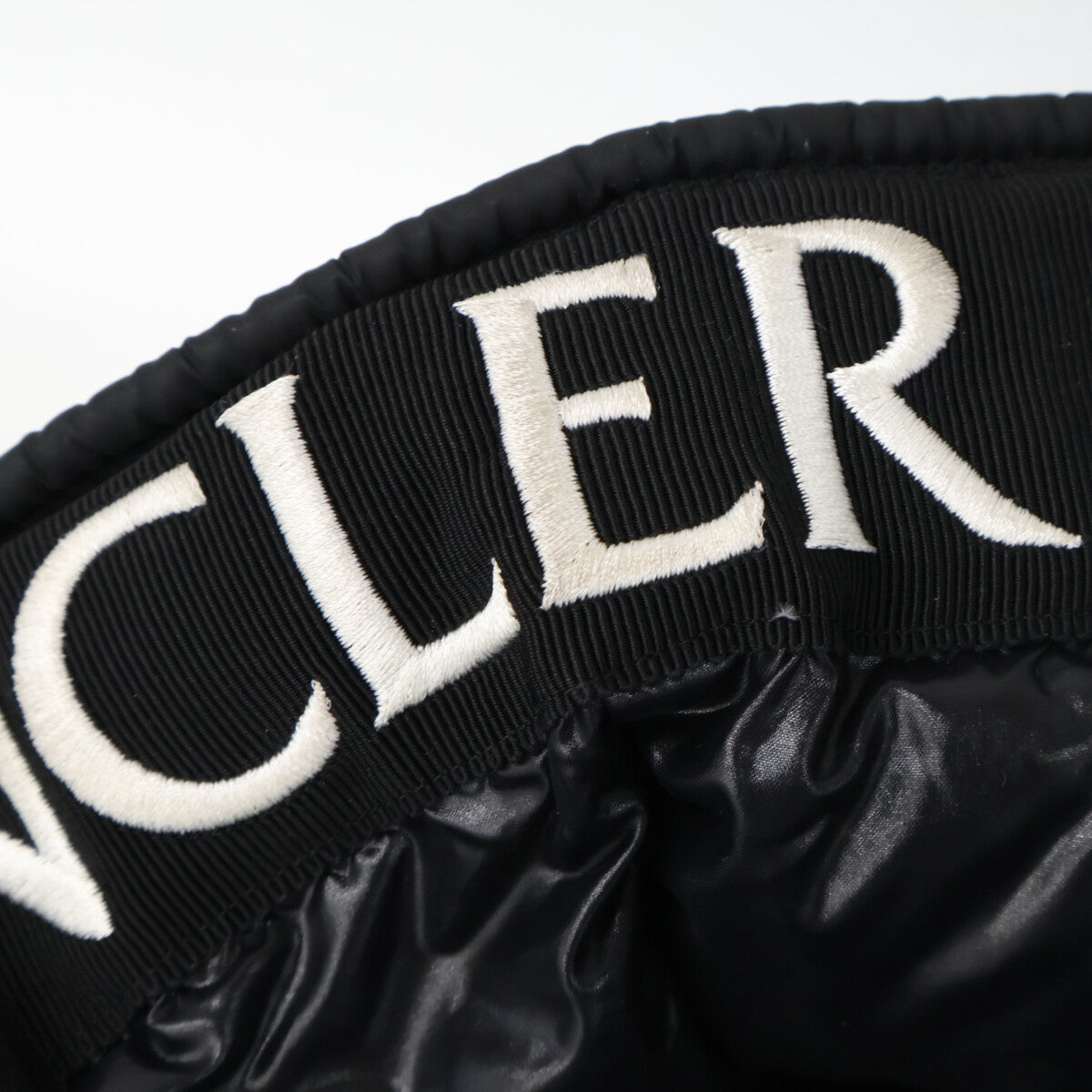 MONCLER モンクレール MONTCLAR モンクラ 内側ロゴ刺繍グログランテープ フーディダウンジャケット ジャケット