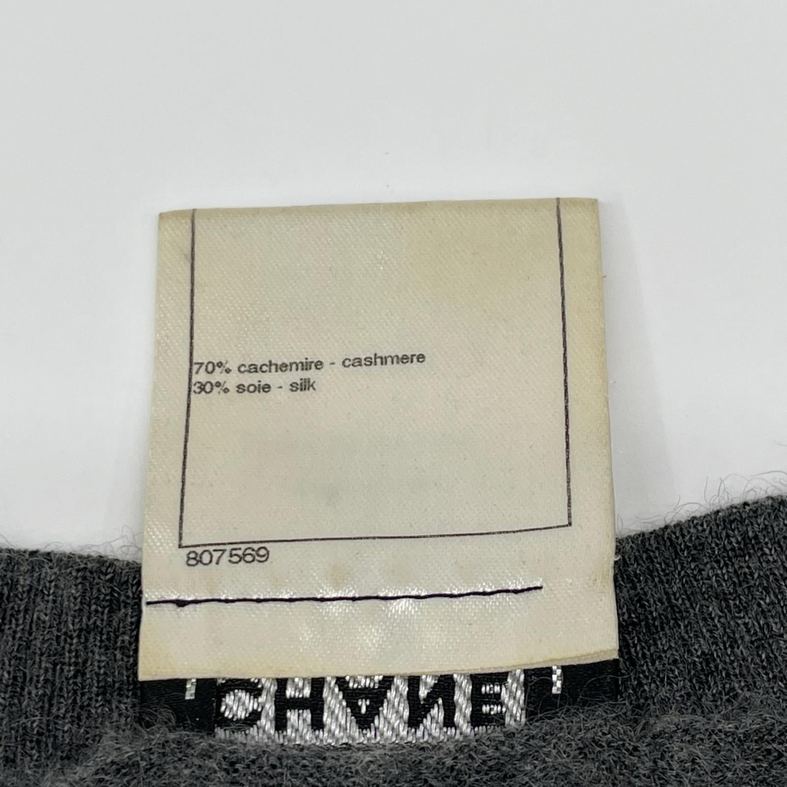 CHANEL シャネル P46718K05948 グレー カシミヤ×シルク ココマークプレート ショートスリーブニットソー トップス