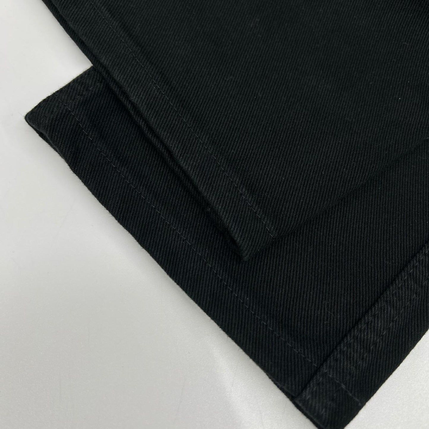 BRUNELLO CUCINELLI ブルネロクチネリ ブラック ボタンフライ ロゴパッチクロップドデニムパンツ ボトムス