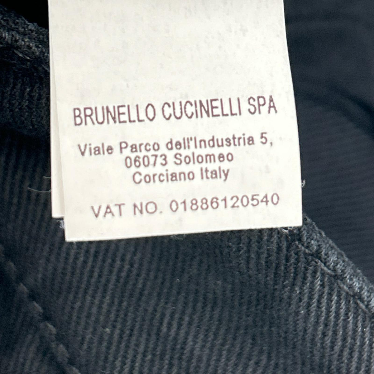 BRUNELLO CUCINELLI ブルネロクチネリ ブラック ボタンフライ ロゴパッチクロップドデニムパンツ ボトムス