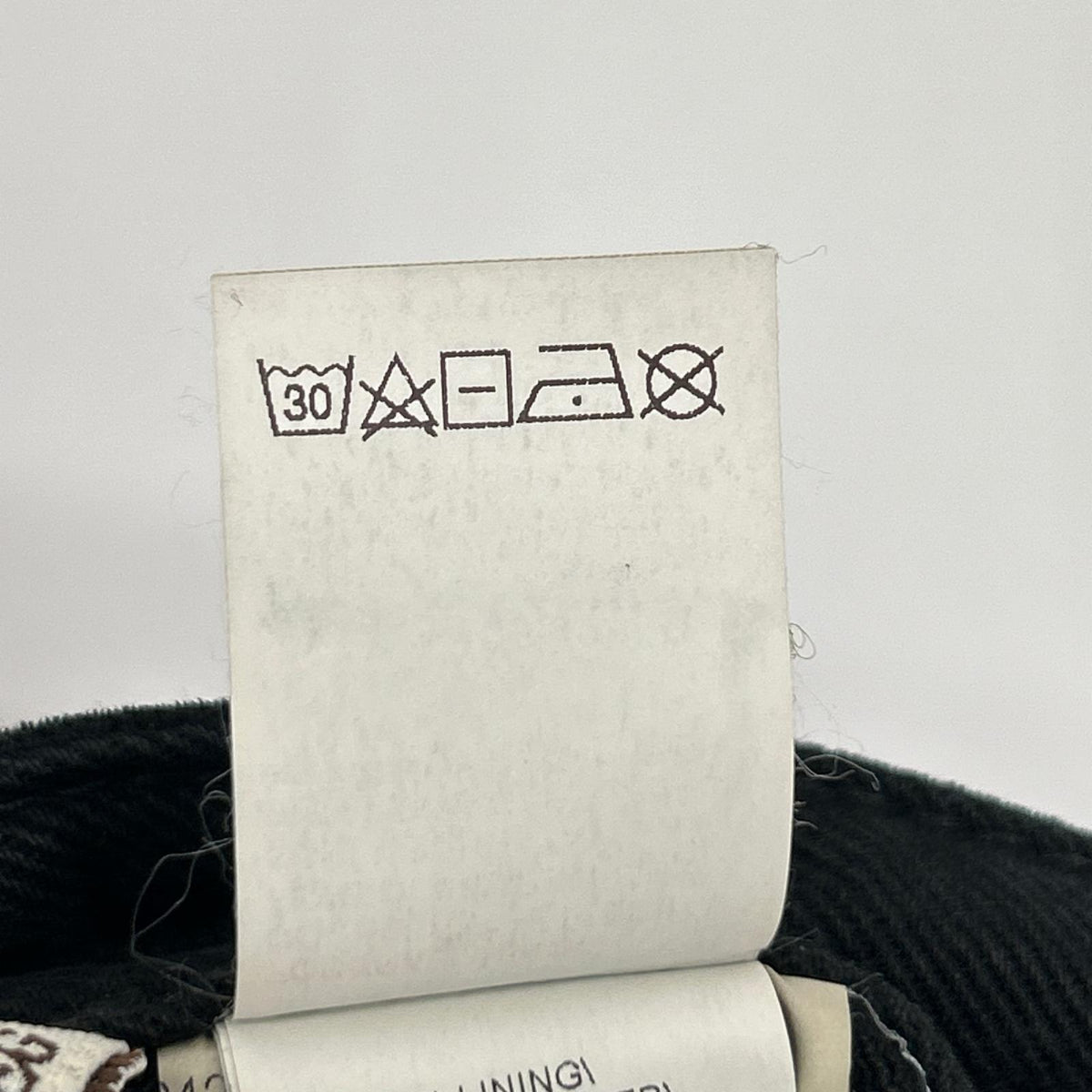BRUNELLO CUCINELLI ブルネロクチネリ ブラック ボタンフライ ロゴパッチクロップドデニムパンツ ボトムス