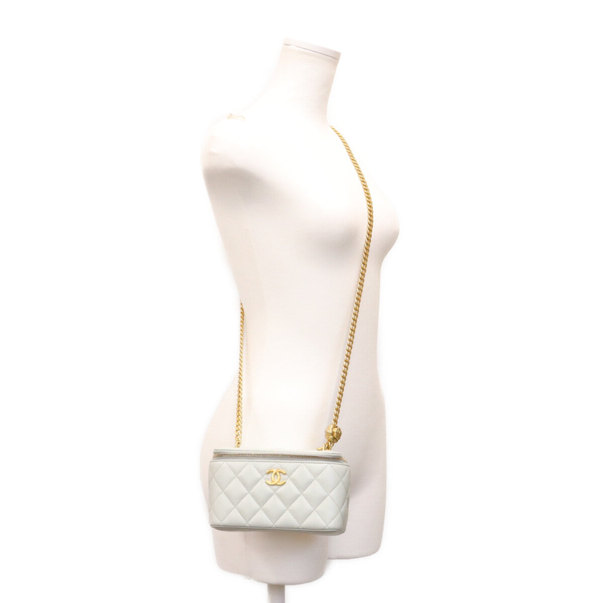 CHANEL シャネル AP3301 ライトブルー ラム G金具 カメリアボールチェーン バニティショルダーバッグ ショルダーバッグ