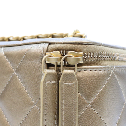 CHANEL シャネル 23年クルーズ CCダイナスティ ゴールド ラム G金具 チェーンバニティショルダーバッグ ショルダーバッグ