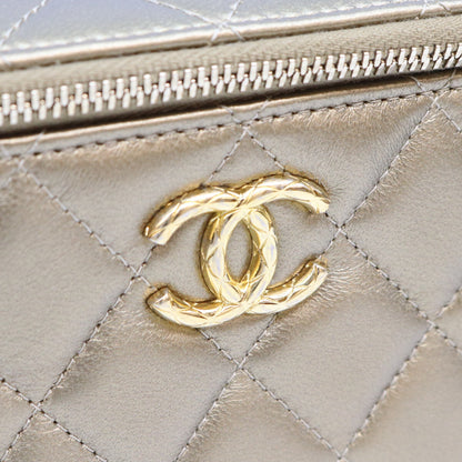 CHANEL シャネル 23年クルーズ CCダイナスティ ゴールド ラム G金具 チェーンバニティショルダーバッグ ショルダーバッグ