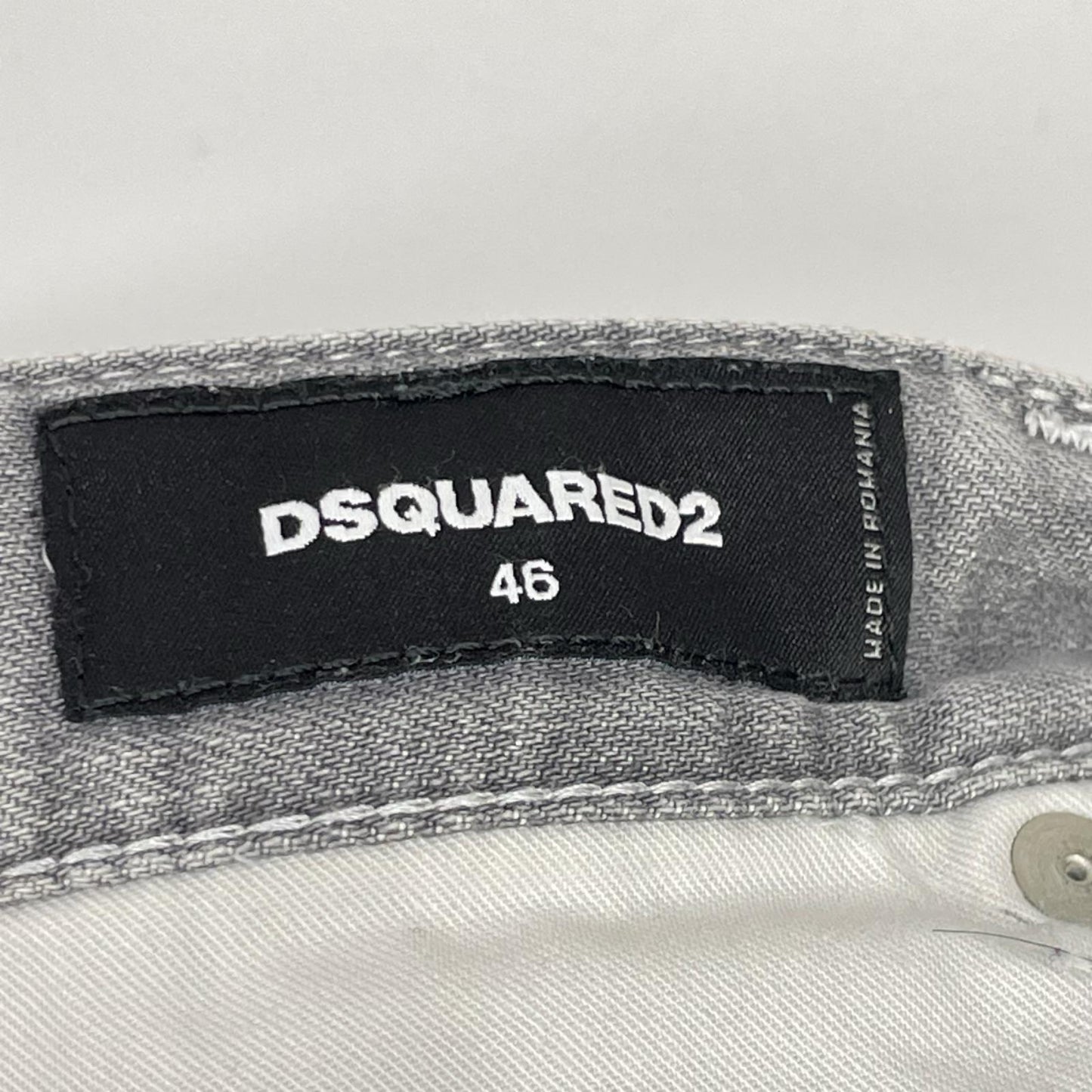 DSQUARED2 ディースクエアード グレー ボタンフライ ダメージ加工 バックプリント デニムパンツ ボトムス