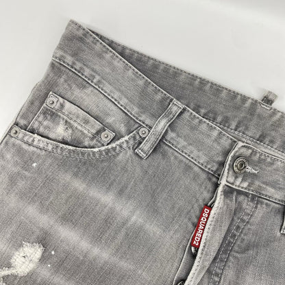 DSQUARED2 ディースクエアード グレー ボタンフライ ダメージ加工 バックプリント デニムパンツ ボトムス