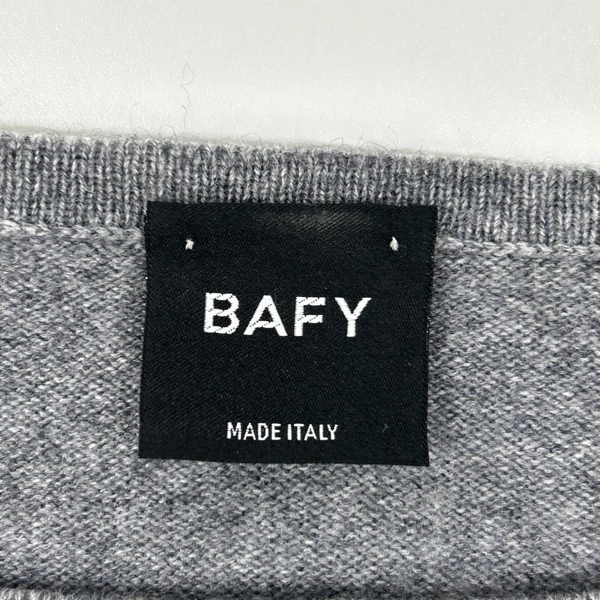 BAFY バフィー 【BEAMS別注】グレー カシミヤ100 ボートネックニット トップス