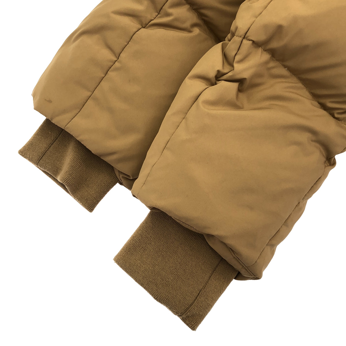DENHAM デンハム ベージュ スタンドカラー クロップドダウンジャケット トップス