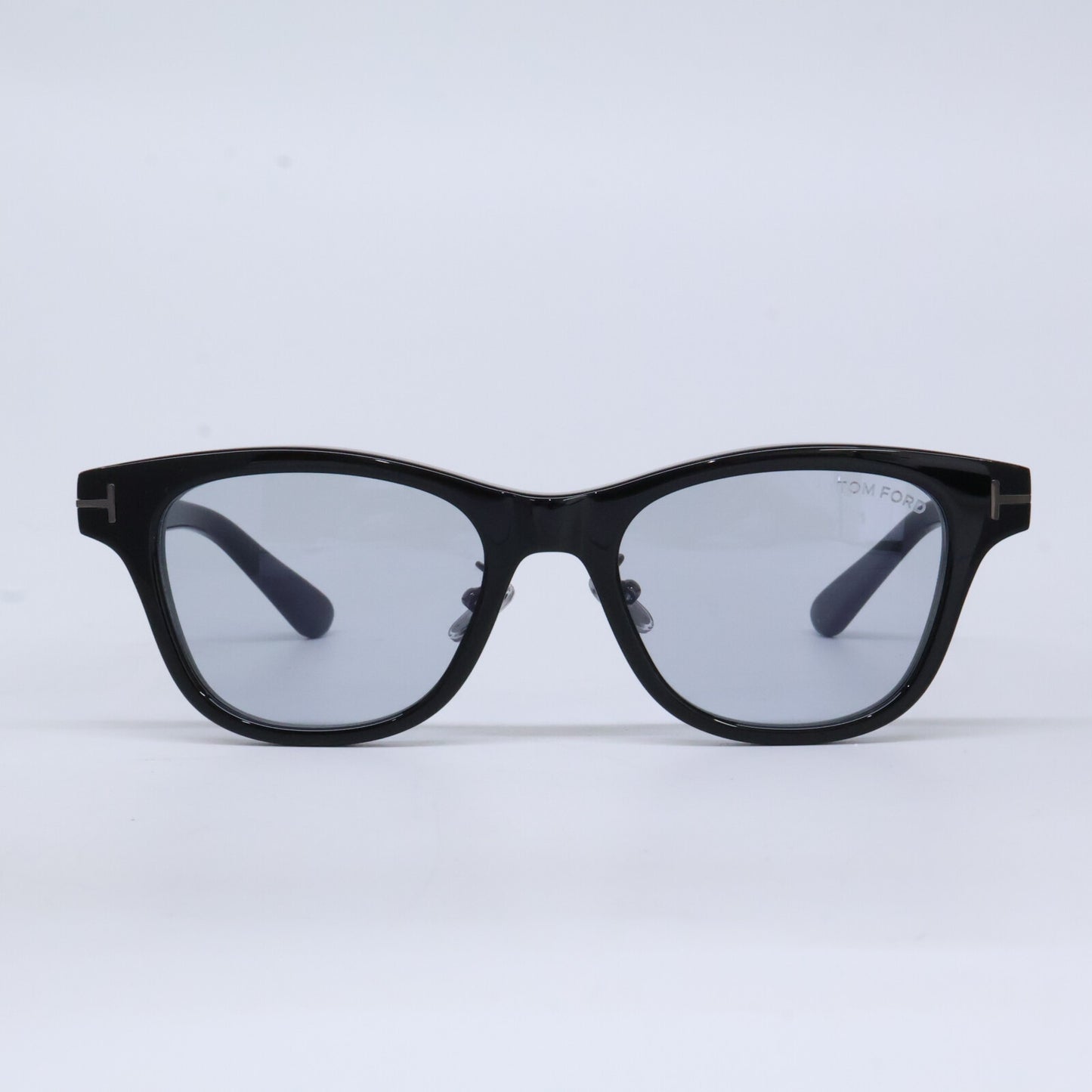 TOM FORD トムフォード FT1353-D-N/S 01A ブラック ライトグレーレンズ クラシックウェリントンシェイプサングラス サングラス