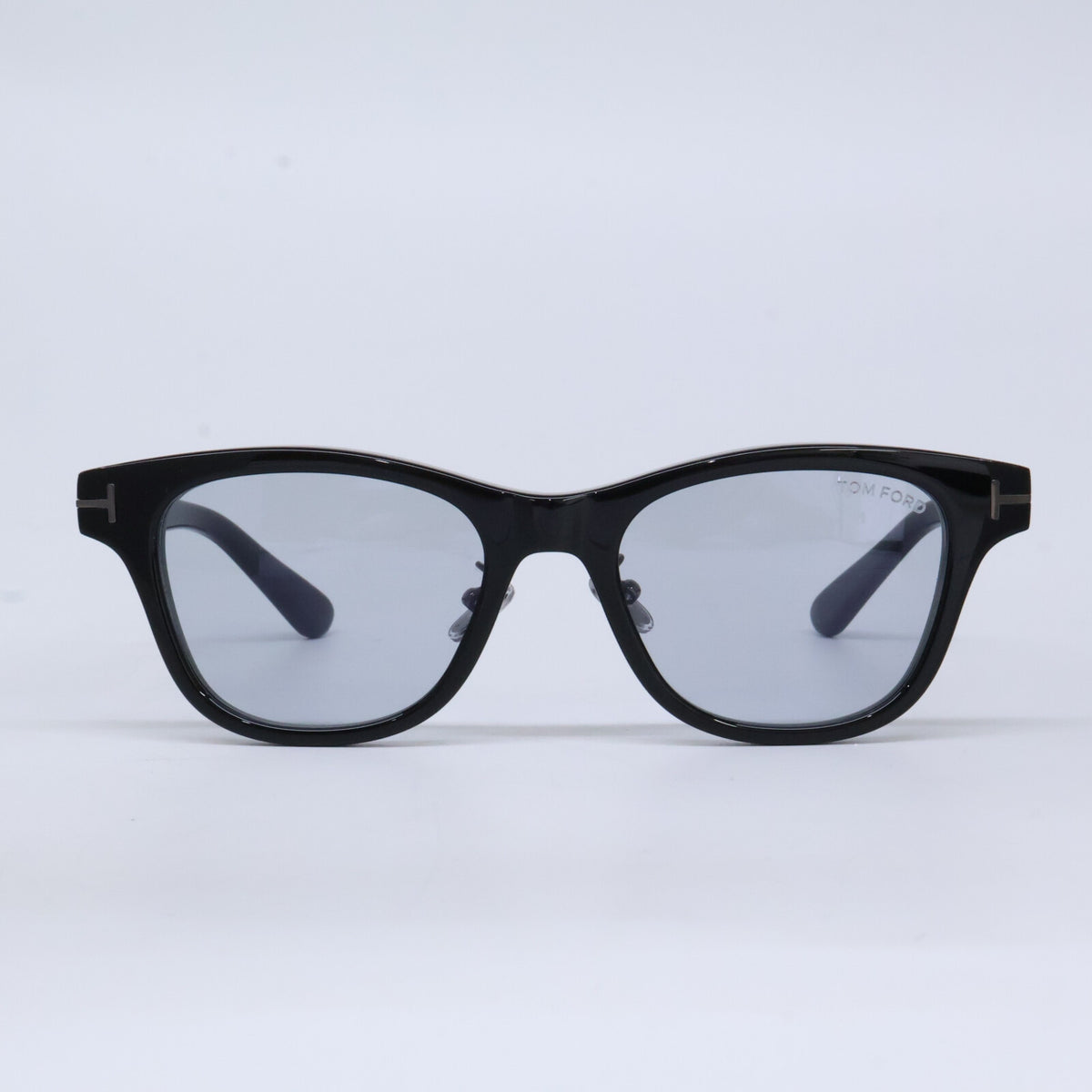 TOM FORD トムフォード FT1353-D-N/S 01A ブラック ライトグレーレンズ クラシックウェリントンシェイプサングラス サングラス