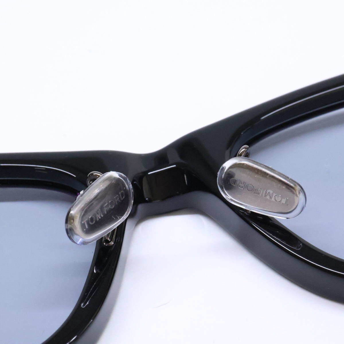 TOM FORD トムフォード FT1353-D-N/S 01A ブラック ライトグレーレンズ クラシックウェリントンシェイプサングラス サングラス
