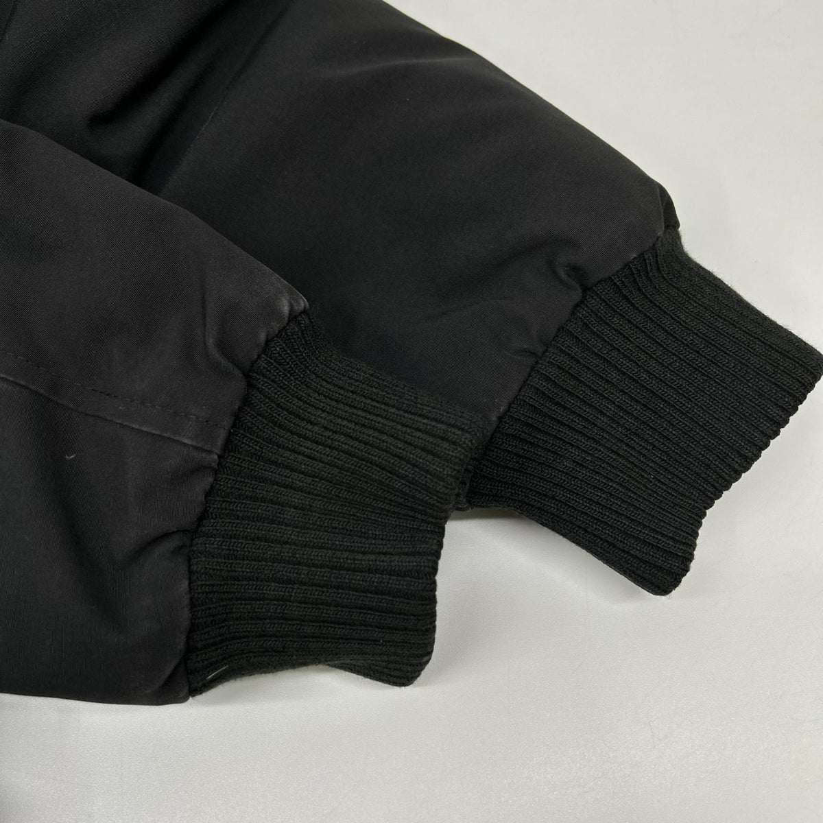 CANADA GOOSE カナダグース 国内正規 7967JL LABRADOR BOMBER/ラブラドールボンバー ブラック コヨーテファーフーデッドダウンジャケット ジャケット