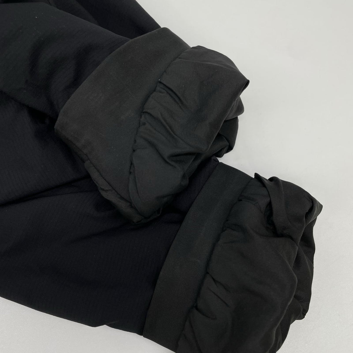ARC'TERYX アークテリクス X000007349 23年 ブラック ATOM JACKET アトムジャケット ジャケット