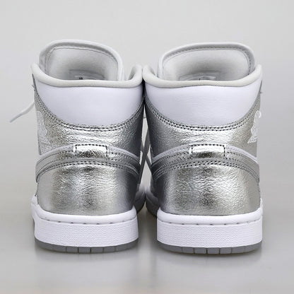 NIKE ナイキ 新品同様 エアジョーダン 1 MID SE ハイカット スニーカー シューズ レディース シルバー×ホワイト 24cm FN5031-100 シューズ