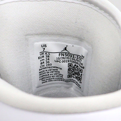 NIKE ナイキ 新品同様 エアジョーダン 1 MID SE ハイカット スニーカー シューズ レディース シルバー×ホワイト 24cm FN5031-100 シューズ