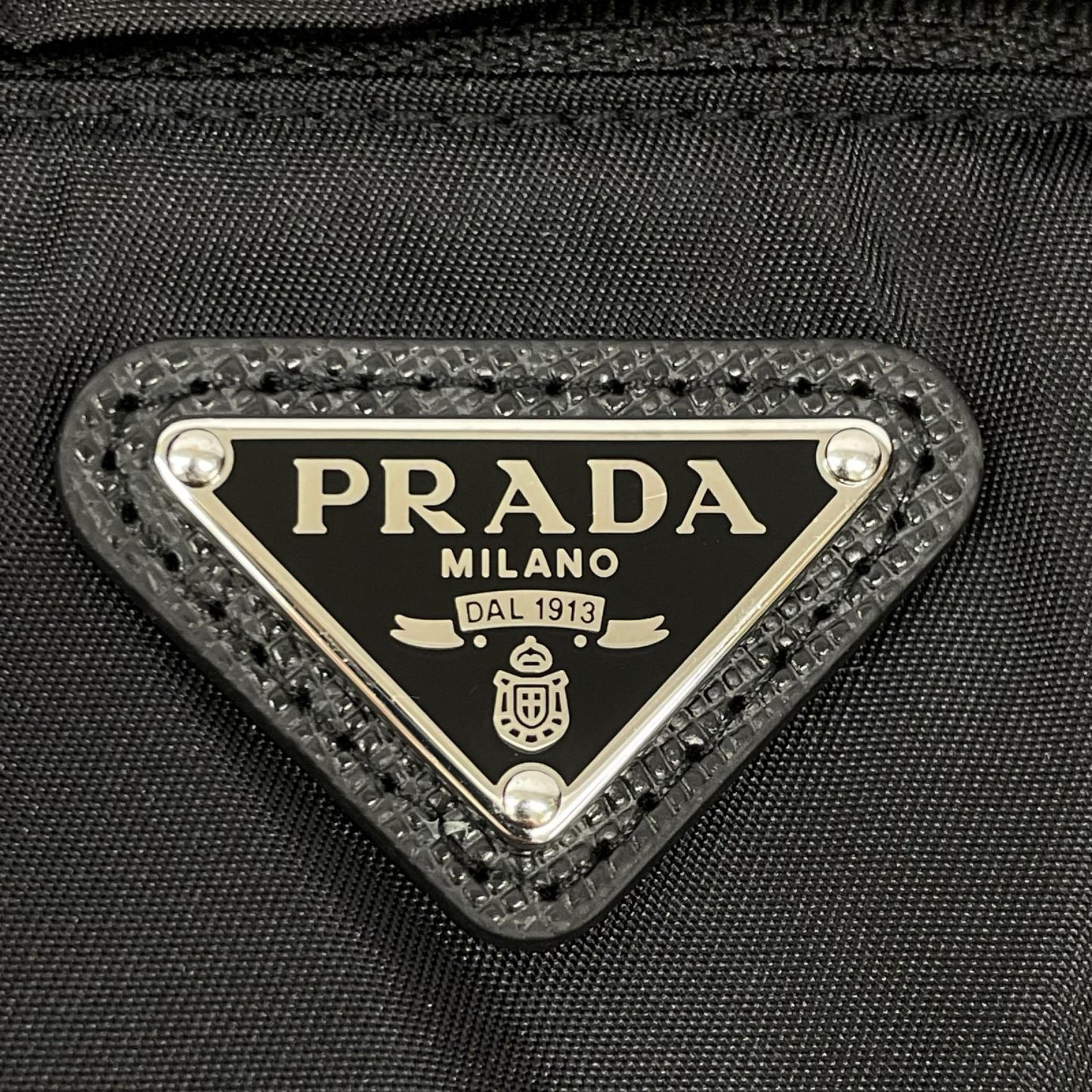 PRADA プラダ 26SS UJN661 SWMO ブラック トライアングルプレート ボックスシルエット Re-Nylon xジャージー Tシャツ トップス