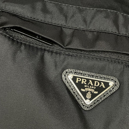 PRADA プラダ 26SS UJN661 SWMO ブラック トライアングルプレート ボックスシルエット Re-Nylon xジャージー Tシャツ トップス