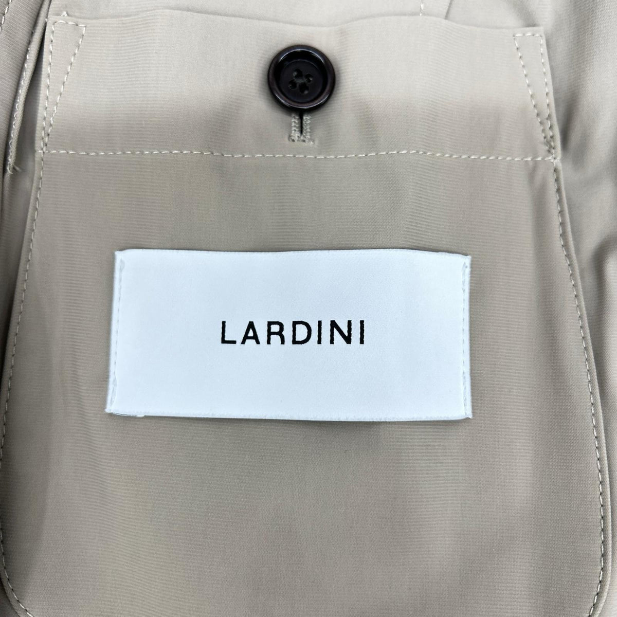 LARDINI ラルディーニ JY031AQ ベージュ ナイロン ストレッチ 3Bシングルジャケット/パンツ 2Pスーツセットアップ スーツ セットアップ