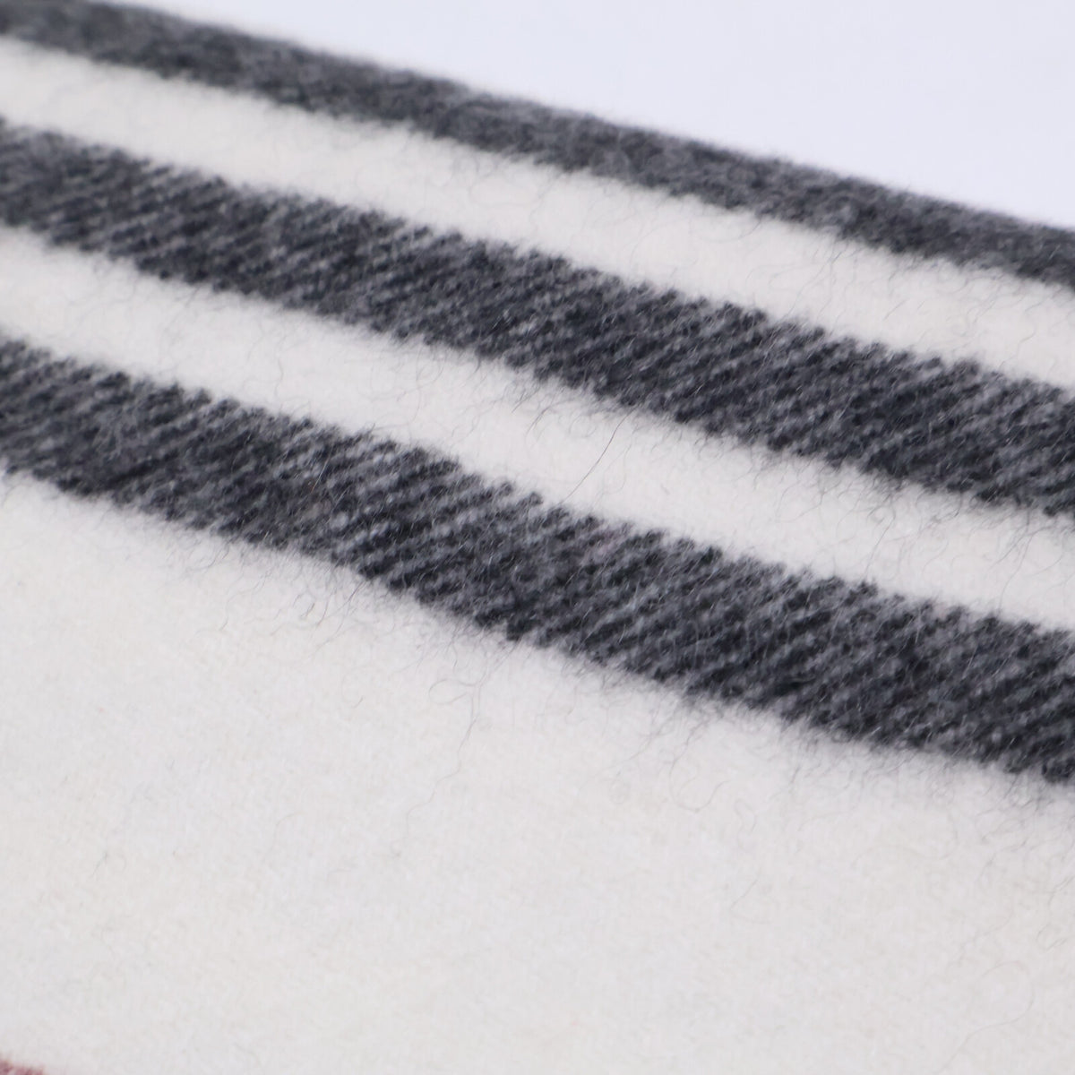 Burberry Black Label バーバリーブラックレーベル ロゴ刺繍 ボーダー フリンジ マフラー