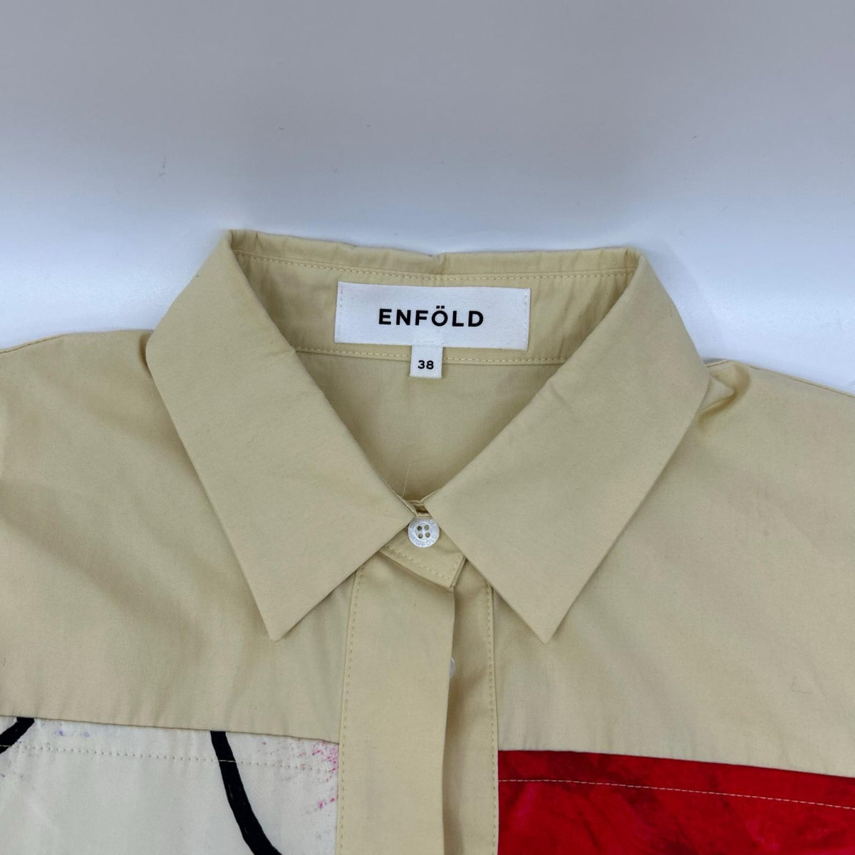ENFOLD エンフォルド 300ES230-1080 ベージュ コットン×シルク アブストラクトラインアート スキッパーシャツ トップス