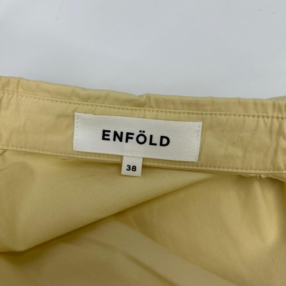 ENFOLD エンフォルド 300ES230-1080 ベージュ コットン×シルク アブストラクトラインアート スキッパーシャツ トップス