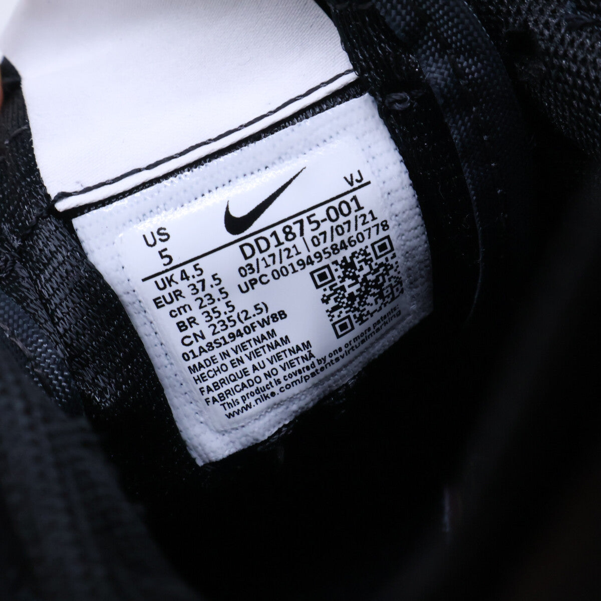 NIKE ナイキ ｘsacai サカイ【新品同様】DD1875-001 VAPORWAFFLE ローカットスニーカー シューズ