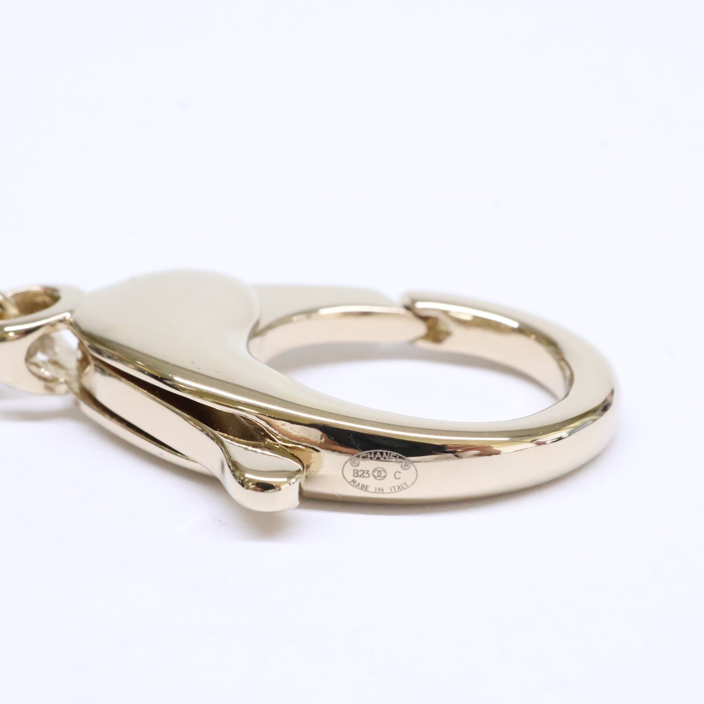 CHANEL シャネル 新品同様 B23C ABA121 GP/レザー/レジン ココマーク マトラッセチェーンバッグモチーフ バッグチャーム/ キーホルダー