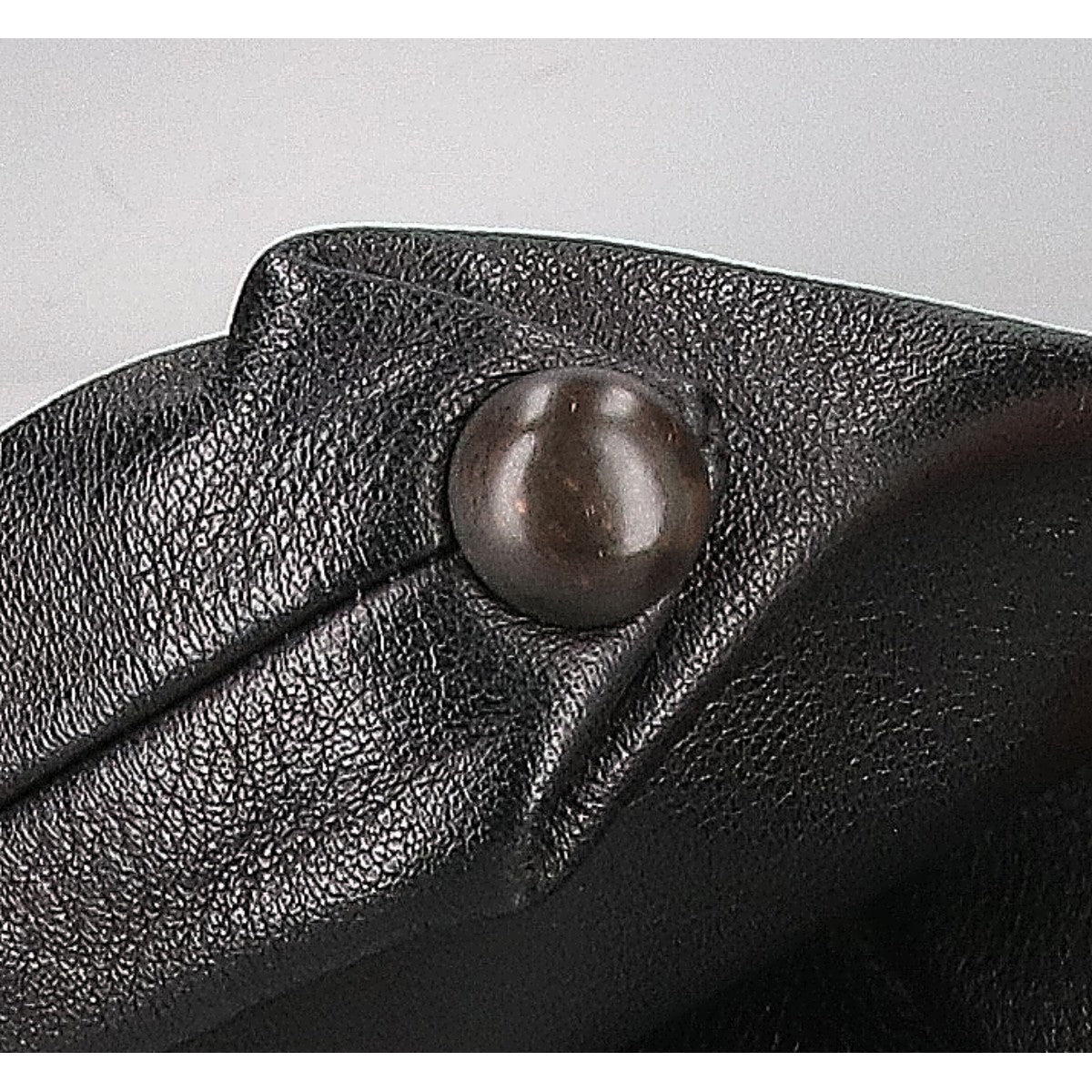 HENRY BEGUELIN エンリーベグリン STUD DNA スタッズ レザー ワン ショルダーバッグ