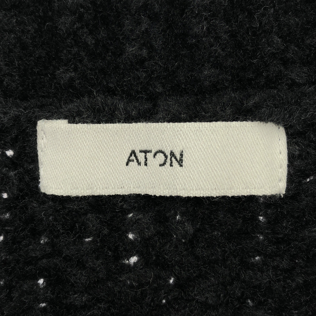 ATON エイトン KRAGNW0813 ブラック Wool mole v neck sweater Vネックニット トップス