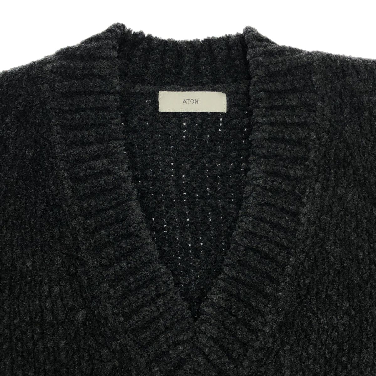 ATON エイトン KRAGNW0813 ブラック Wool mole v neck sweater Vネックニット トップス