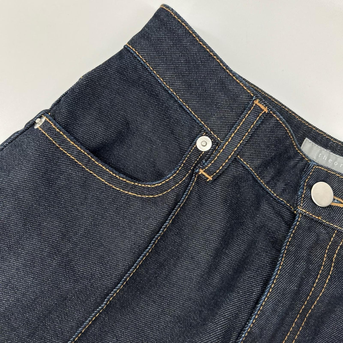 theory luxe セオリーリュクス 25AW 03-5306455 インディゴ コットン混 センターシーム サキソニーデニムパンツ ボトムス