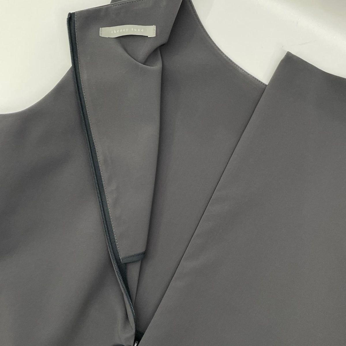theory luxe セオリーリュクス 03-3205505 グレー ポリエステル バックスリット ノースリーブワンピース ワンピース