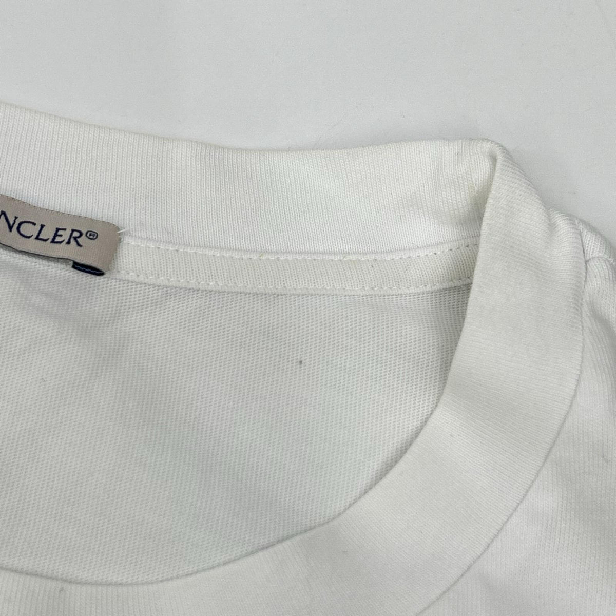 MONCLER モンクレール H20918D00003 ホワイト フロントプリント クルーネック ロングスリーブ カットソー トップス