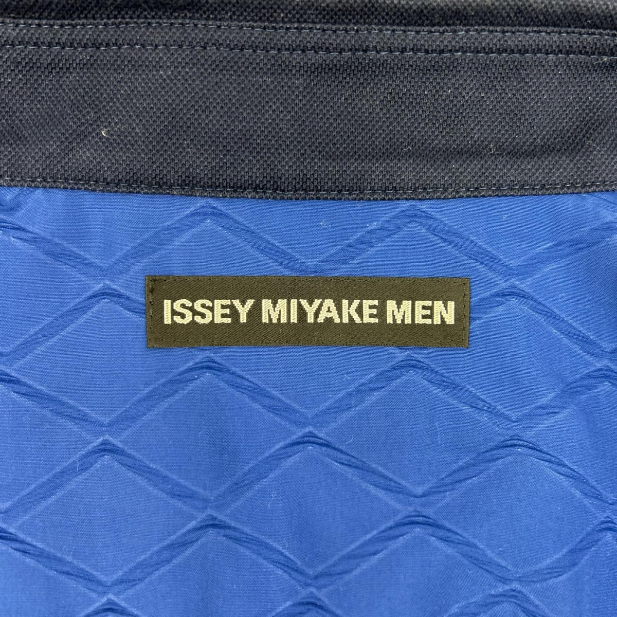 ISSEY MIYAKE MEN イッセイミヤケメン ME61JJ167 ネイビー×ブルー 半袖ポロシャツ トップス