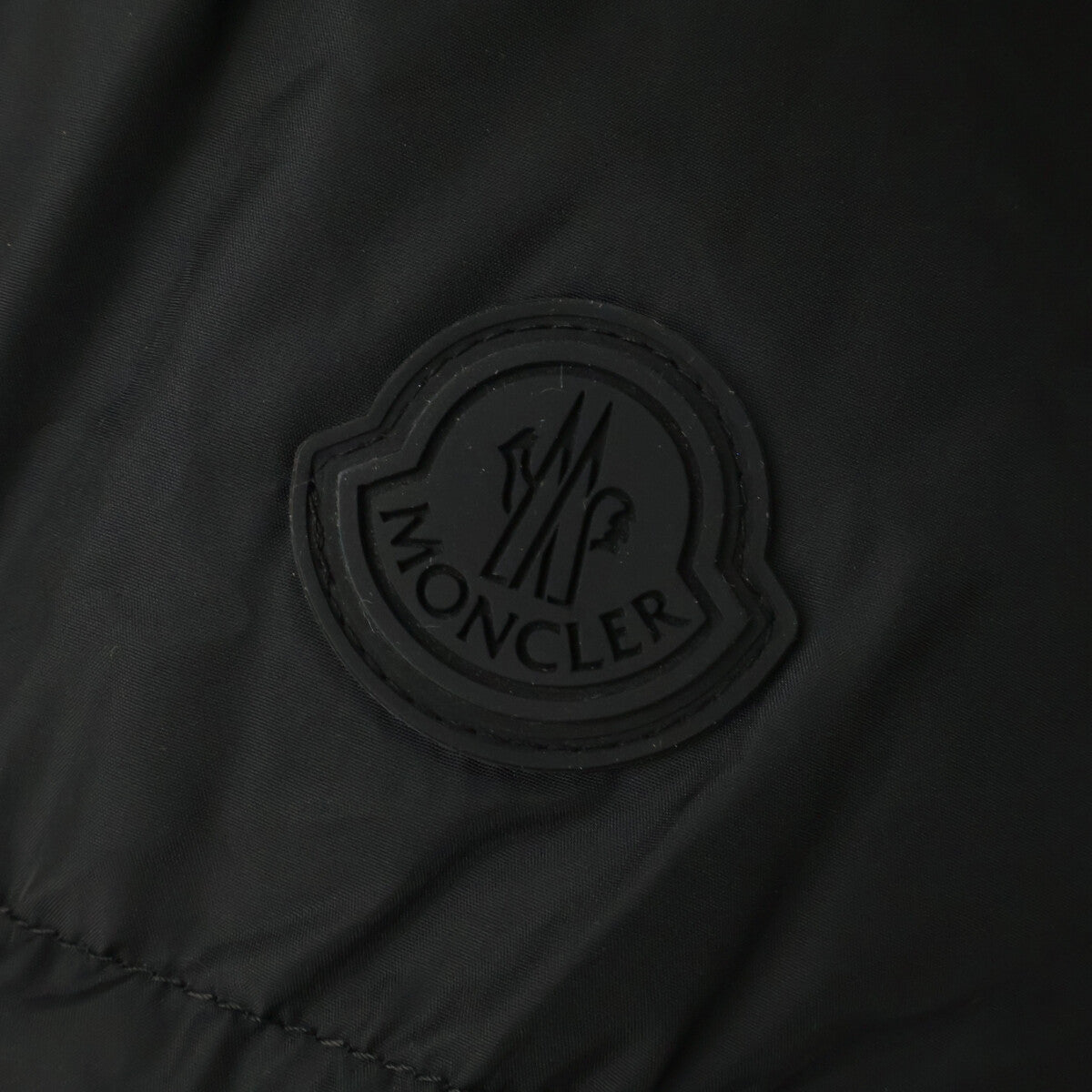 MONCLER モンクレール 【23年製】MONTCLAR モンクラ 内側ロゴ刺繍グログランテープ フーディダウンジャケット ジャケット