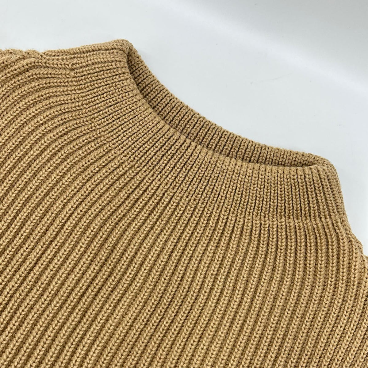 ANDERSEN-ANDERSEN アンデルセンアンデルセン ベージュ モックネック プルオーバーニット トップス