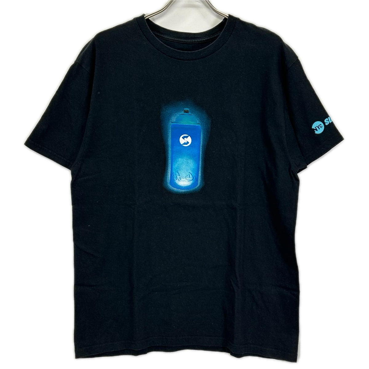 SUBWARE サブウェア ブラック STASH CAN スプレー缶プリントTシャツ トップス