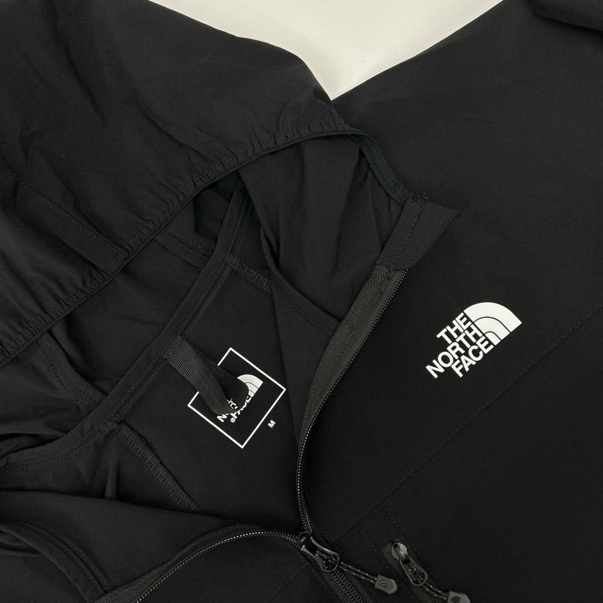 THE NORTH FACE ノースフェイス NP22401 ブラック Mountain Softshell Hoodie/マウンテンソフトシェルフーディ トップス