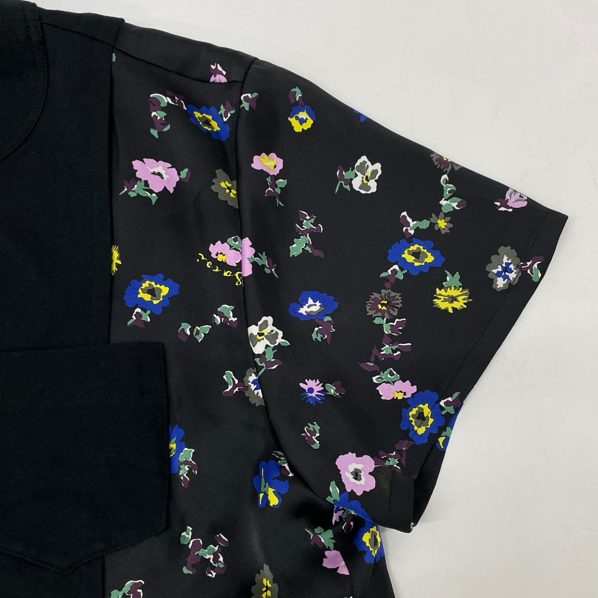 sacai サカイ 26SS 26-08389 ブラック コットン フローラルプリント ドッキングパネルカットソー トップス