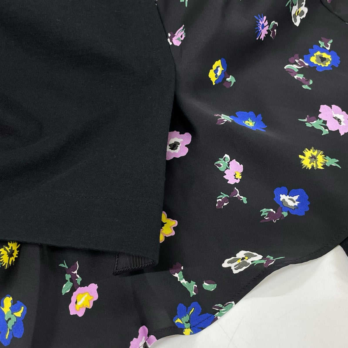 sacai サカイ 26SS 26-08389 ブラック コットン フローラルプリント ドッキングパネルカットソー トップス