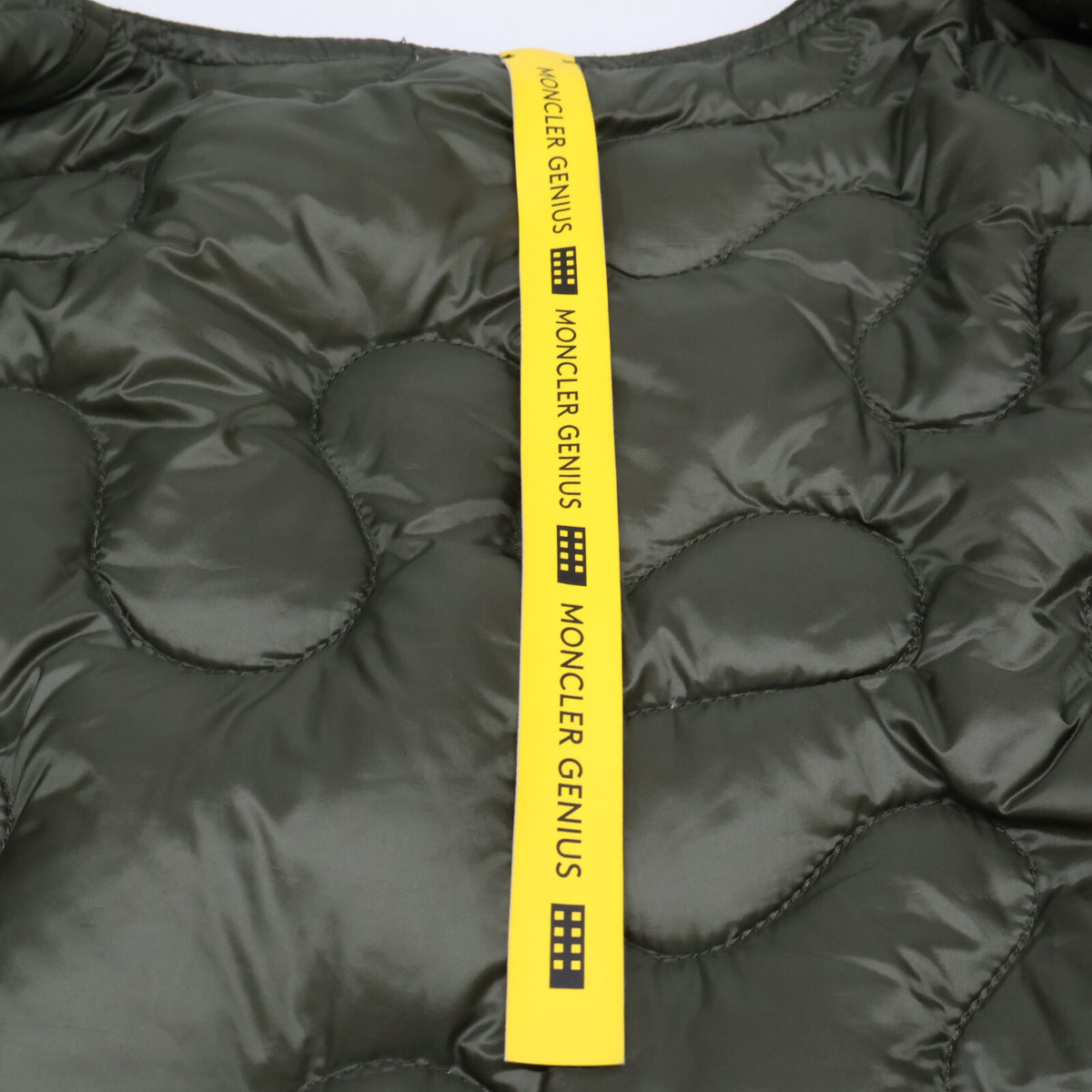 MONCLER モンクレール GENIUS x SALEHE BEMBURY 23AW CAMICIA ナイロン バックプリント ショートスリーブキルティングダウンジャケット ジャケット