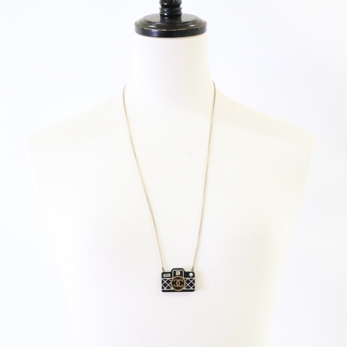CHANEL シャネル D19C ココマーク カメラモチーフ ネックレス