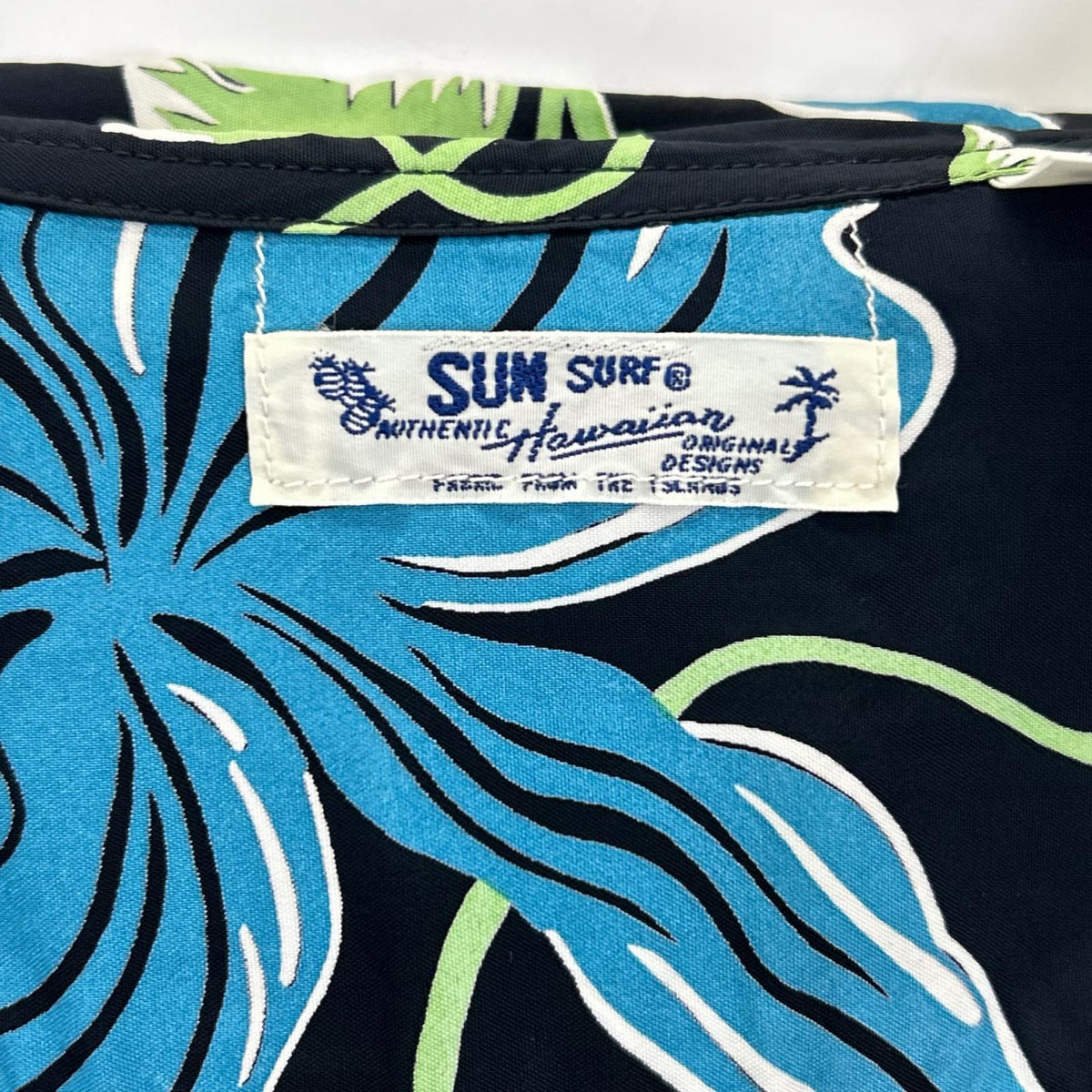 SUN SURF サンサーフ SS39217 ブラック CATTLEYA ORCHID/カトレアオーキッド アロハシャツ トップス