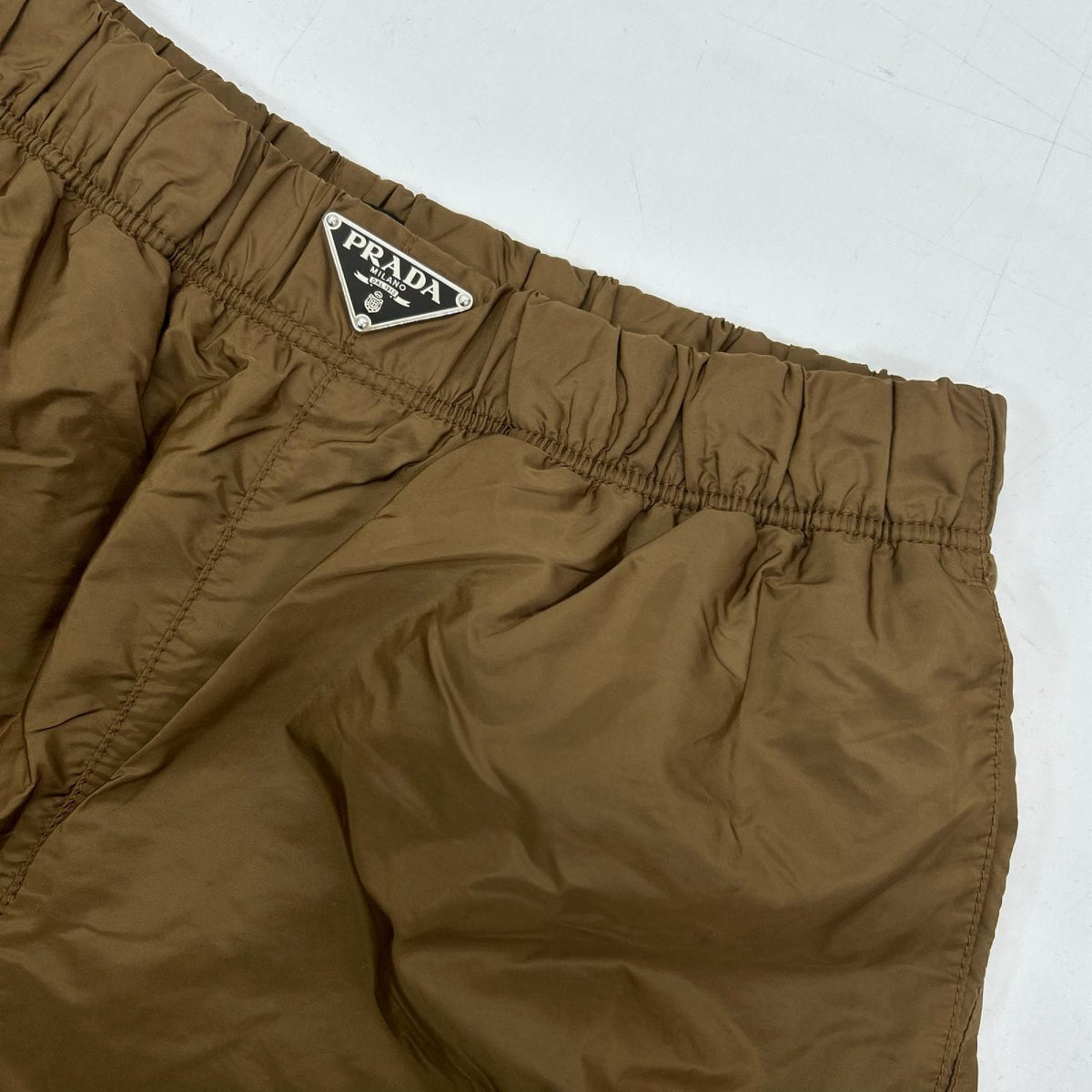PRADA プラダ UB372 24年 ブラウン Re-Nylon/リナイロン 三角ロゴプレート スイムショーツ ショートパンツ ボトムス