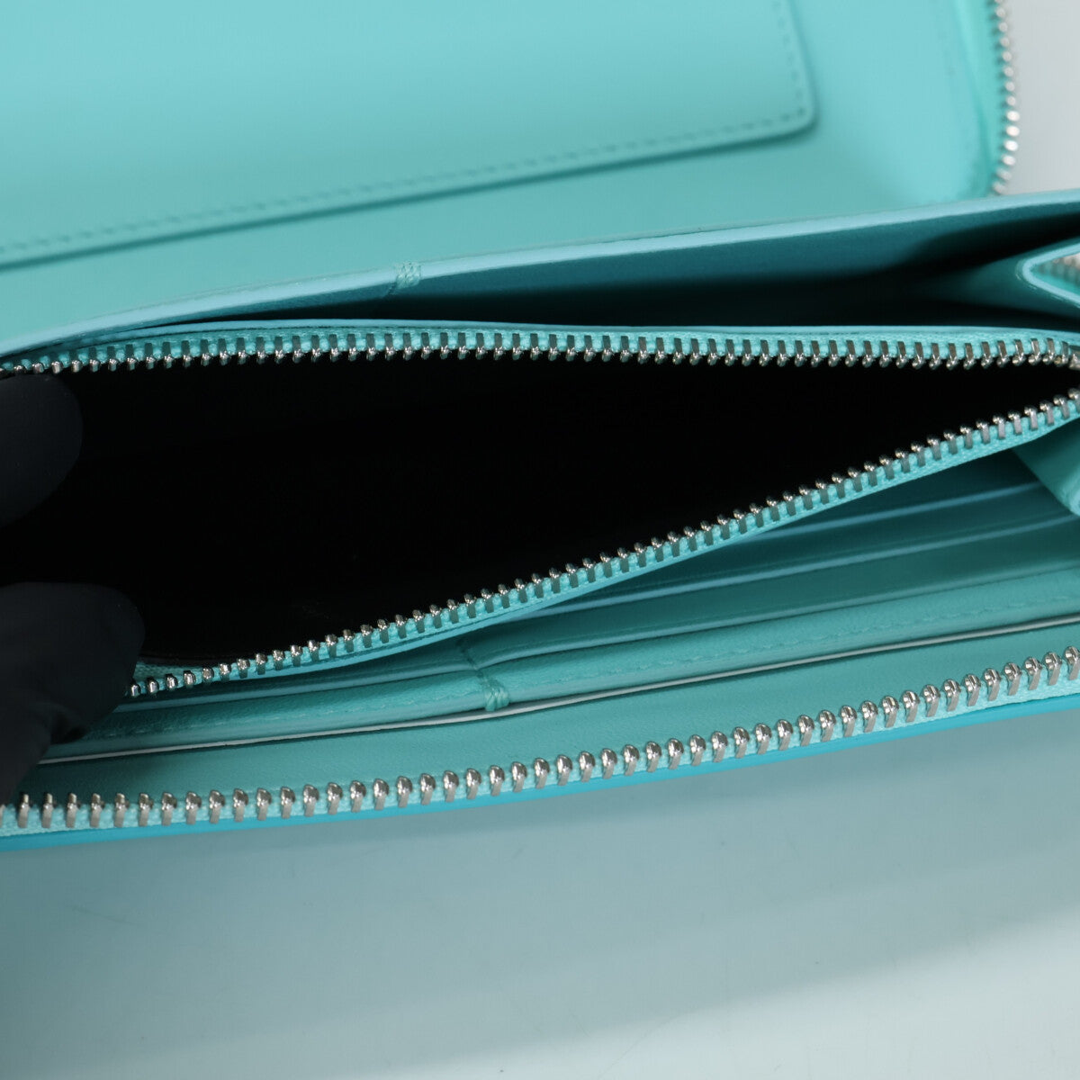 TIFFANY&Co. ティファニー 【新品同様】スムースレザー ラウンドファスナー ロングウォレット 長財布（小銭入れあり）