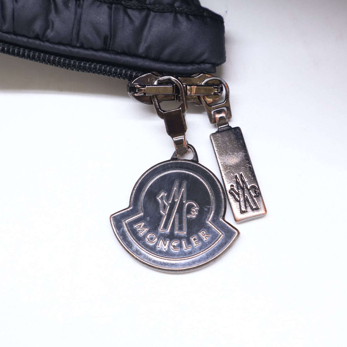 MONCLER モンクレール VANNEAU ヴァンヌ スタンドカラーダウン コート